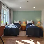 Modernes Mit 4 Separaten Appartements, Je Mit Vollausgestatteter Kuechenzeile Und Eigenem Bad, 2 Gehminuten Zum Badesee, Garten, Grillplatz, Kinderspielbereich, Hunde Auf Anfrage Willkommen アパート