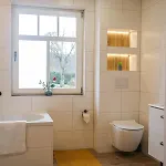Modernes Mit 4 Separaten Appartements, Je Mit Vollausgestatteter Küchenzeile Und Eigenem Bad, 2 Gehminuten Zum Badesee, Garten, Grillplatz, Kinderspielbereich, Hunde Sind Willkommen *