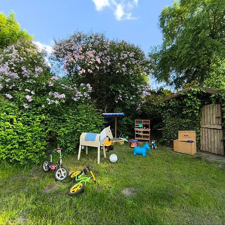 Modernes Mit 4 Separaten Appartements, Je Mit Vollausgestatteter Kuechenzeile Und Eigenem Bad, 2 Gehminuten Zum Badesee, Garten, Grillplatz, Kinderspielbereich, Hunde Sind Willkommen * Blumenholz