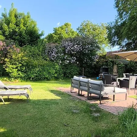 Modernes Mit 4 Separaten Appartements, Je Mit Vollausgestatteter Kuechenzeile Und Eigenem Bad, 2 Gehminuten Zum Badesee, Garten, Grillplatz, Kinderspielbereich, Hunde Sind Willkommen