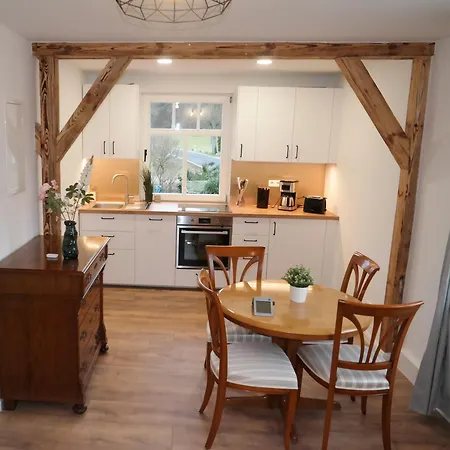Modernes Mit 4 Separaten Appartements, Je Mit Vollausgestatteter Kuechenzeile Und Eigenem Bad, 2 Gehminuten Zum Badesee, Garten, Grillplatz, Kinderspielbereich, Hunde Auf Anfrage Willkommen Blumenholz