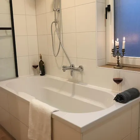 Lejlighed Modernes Mit 4 Separaten Appartements, Je Mit Vollausgestatteter Kuechenzeile Und Eigenem Bad, 2 Gehminuten Zum Badesee, Garten, Grillplatz, Kinderspielbereich, Hunde Sind Willkommen