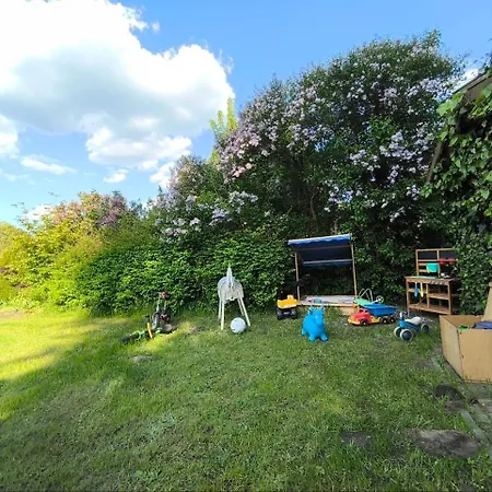 Modernes Mit 4 Separaten Appartements, Je Mit Vollausgestatteter Kuechenzeile Und Eigenem Bad, 2 Gehminuten Zum Badesee, Garten, Grillplatz, Kinderspielbereich, Hunde Auf Anfrage Willkommen Blumenholz
