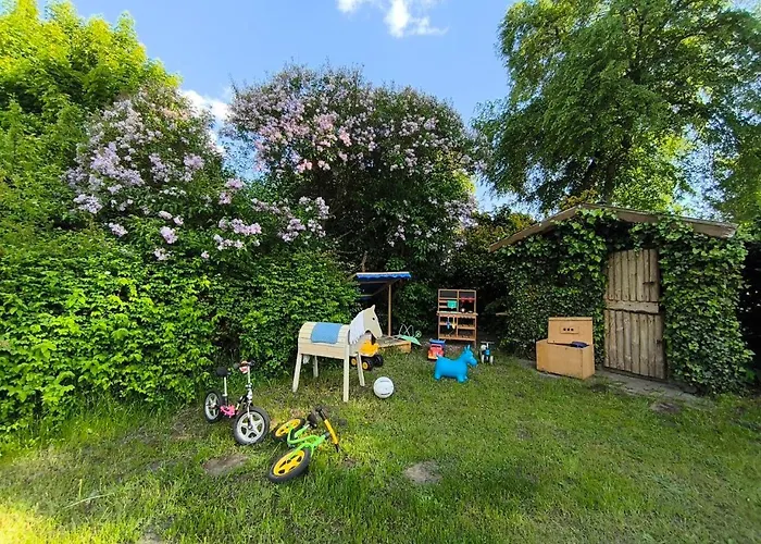 Modernes Mit 4 Separaten Appartements, Je Mit Vollausgestatteter Küchenzeile Und Eigenem Bad, 2 Gehminuten Zum Badesee, Garten, Grillplatz, Kinderspielbereich, Hunde Sind Willkommen * Blumenholz
