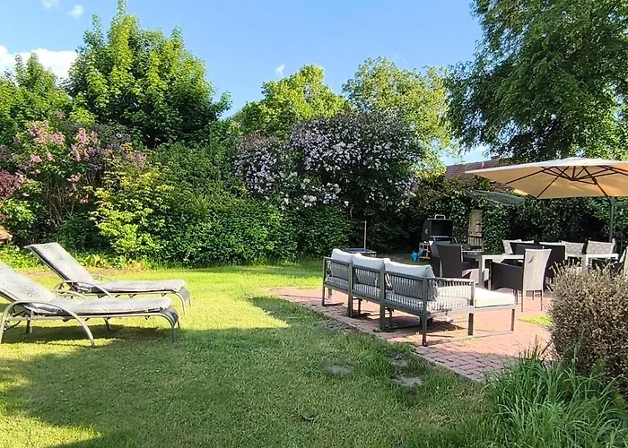 Modernes Mit 4 Separaten Appartements, Je Mit Vollausgestatteter Küchenzeile Und Eigenem Bad, 2 Gehminuten Zum Badesee, Garten, Grillplatz, Kinderspielbereich, Hunde Sind Willkommen