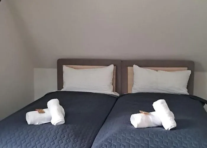 Apartamento Modernes Mit 4 Separaten Appartements, Je Mit Vollausgestatteter Küchenzeile Und Eigenem Bad, 2 Gehminuten Zum Badesee, Garten, Grillplatz, Kinderspielbereich, Hunde Sind Willkommen *