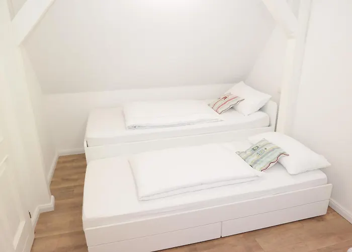 Apartamento Modernes Mit 4 Separaten Appartements, Je Mit Vollausgestatteter Küchenzeile Und Eigenem Bad, 2 Gehminuten Zum Badesee, Garten, Grillplatz, Kinderspielbereich, Hunde Sind Willkommen Blumenholz