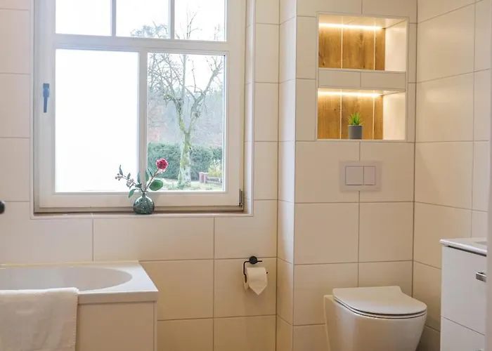 Modernes Mit 4 Separaten Appartements, Je Mit Vollausgestatteter Küchenzeile Und Eigenem Bad, 2 Gehminuten Zum Badesee, Garten, Grillplatz, Kinderspielbereich, Hunde Sind Willkommen *