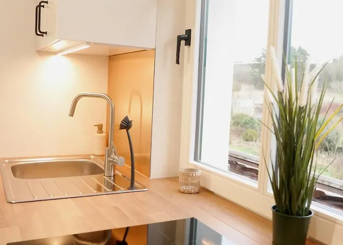 Modernes Mit 4 Separaten Appartements, Je Mit Vollausgestatteter Küchenzeile Und Eigenem Bad, 2 Gehminuten Zum Badesee, Garten, Grillplatz, Kinderspielbereich, Hunde Sind Willkommen * Blumenholz