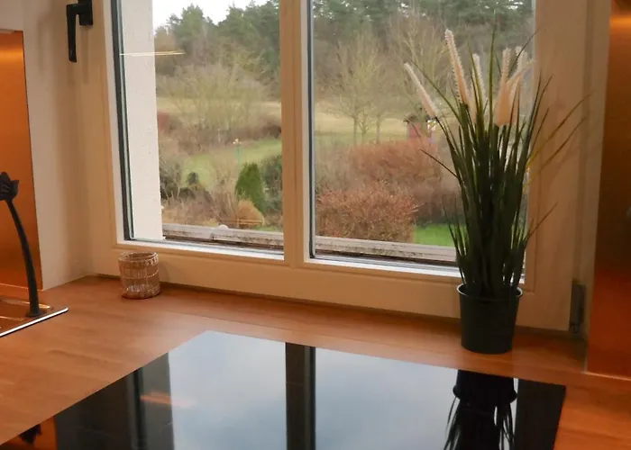 Modernes Mit 4 Separaten Appartements, Je Mit Vollausgestatteter Küchenzeile Und Eigenem Bad, 2 Gehminuten Zum Badesee, Garten, Grillplatz, Kinderspielbereich, Hunde Sind Willkommen