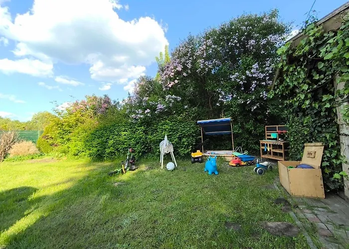 Modernes Mit 4 Separaten Appartements, Je Mit Vollausgestatteter Küchenzeile Und Eigenem Bad, 2 Gehminuten Zum Badesee, Garten, Grillplatz, Kinderspielbereich, Hunde Sind Willkommen Blumenholz