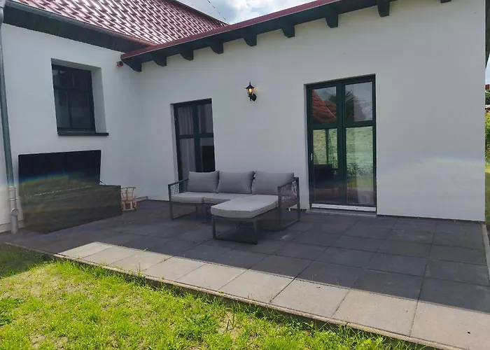 Modernes Mit 4 Separaten Appartements, Je Mit Vollausgestatteter Küchenzeile Und Eigenem Bad, 2 Gehminuten Zum Badesee, Garten, Grillplatz, Kinderspielbereich, Hunde Sind Willkommen * Blumenholz