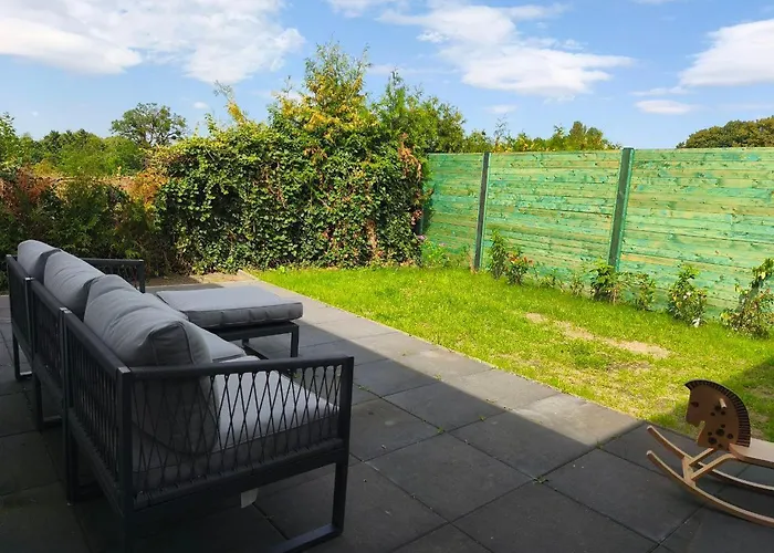 Modernes Mit 4 Separaten Appartements, Je Mit Vollausgestatteter Küchenzeile Und Eigenem Bad, 2 Gehminuten Zum Badesee, Garten, Grillplatz, Kinderspielbereich, Hunde Sind Willkommen Apartamento *